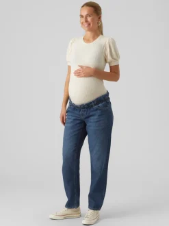Sitter Under Bulan Jeans