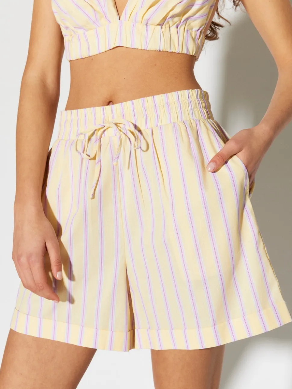 SNCLEO Shorts
