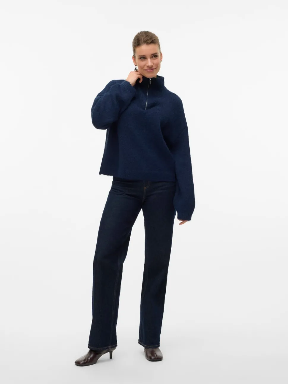 VMAWSOME Pullover