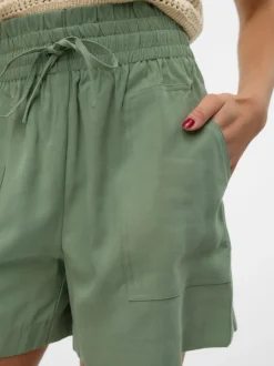 VMCARISA Shorts