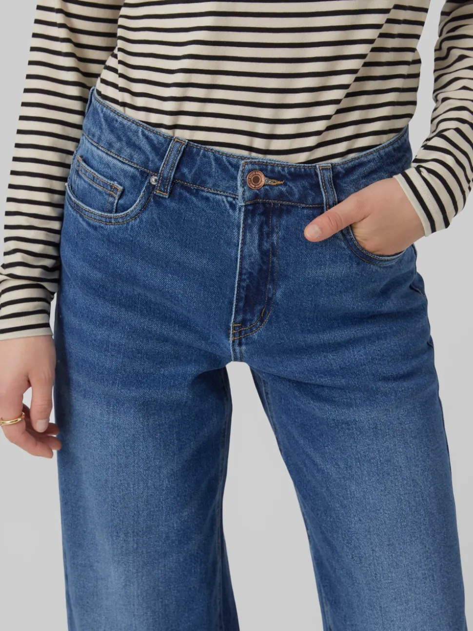 VMFAITH Låg Midja Vid Passform Jeans