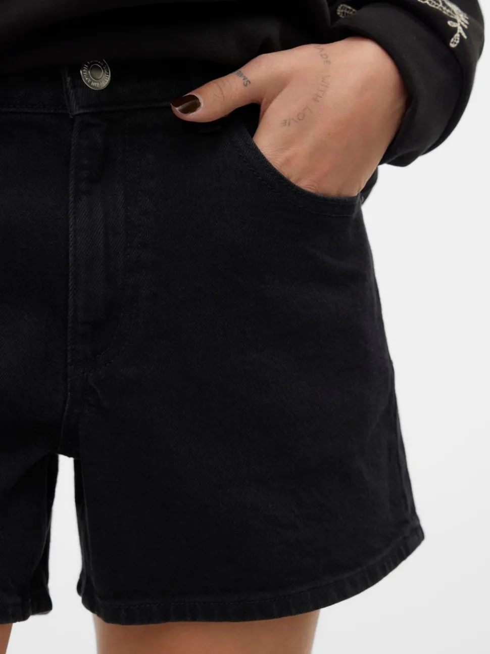 VMTESS Shorts
