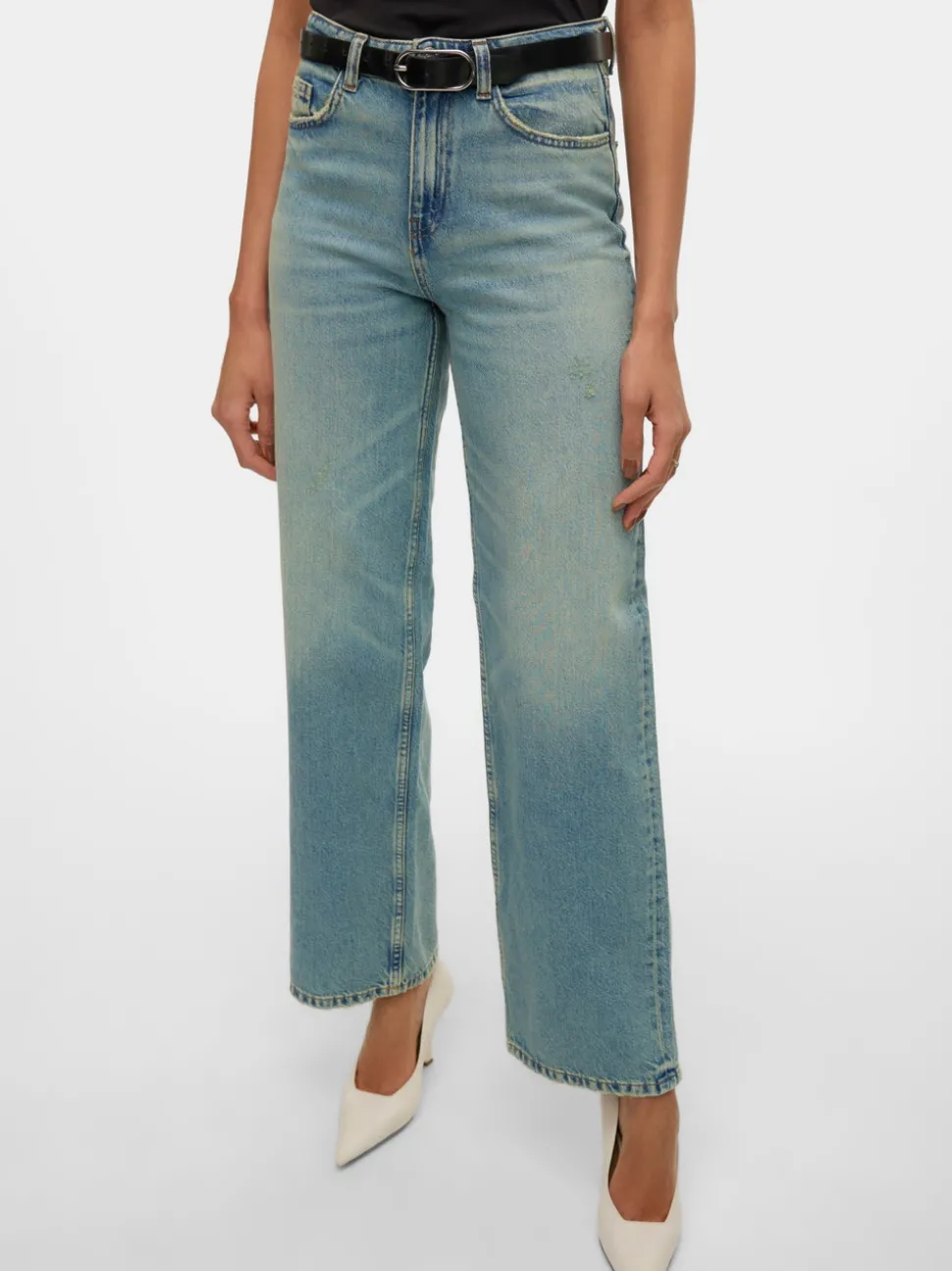 VMTESSA Vid Passform Jeans